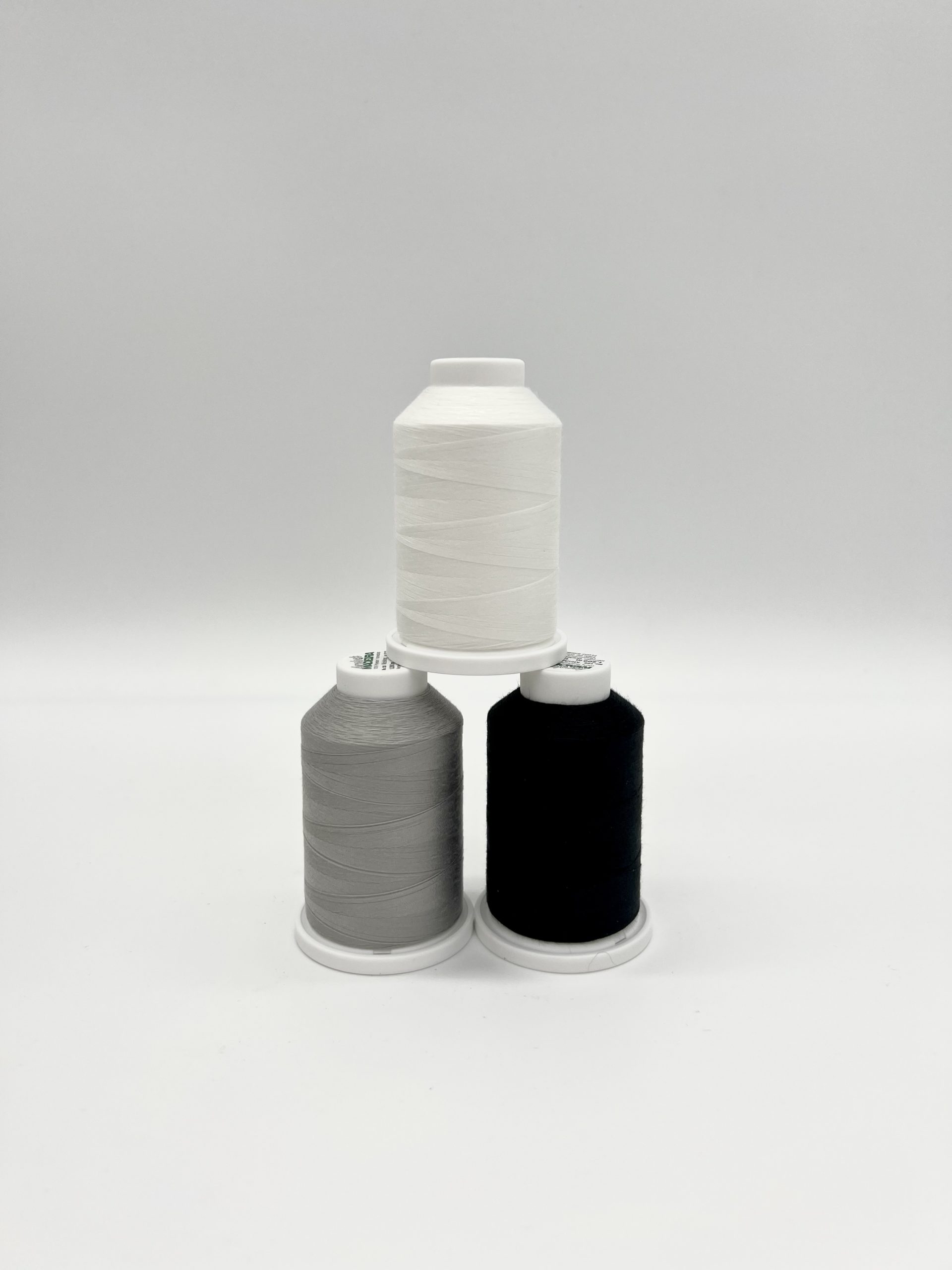 Set filati per tagliacuci - Overlockbox 3+1 (Bianco & Nero) - immagine 2