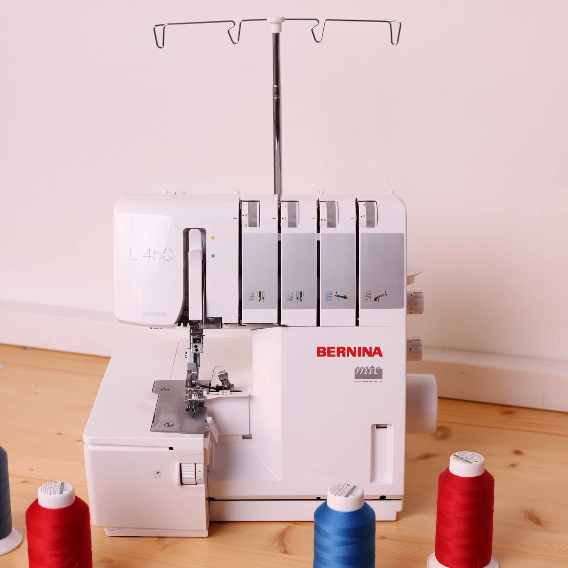 Tagliacuci BERNINA L450 - immagine 2