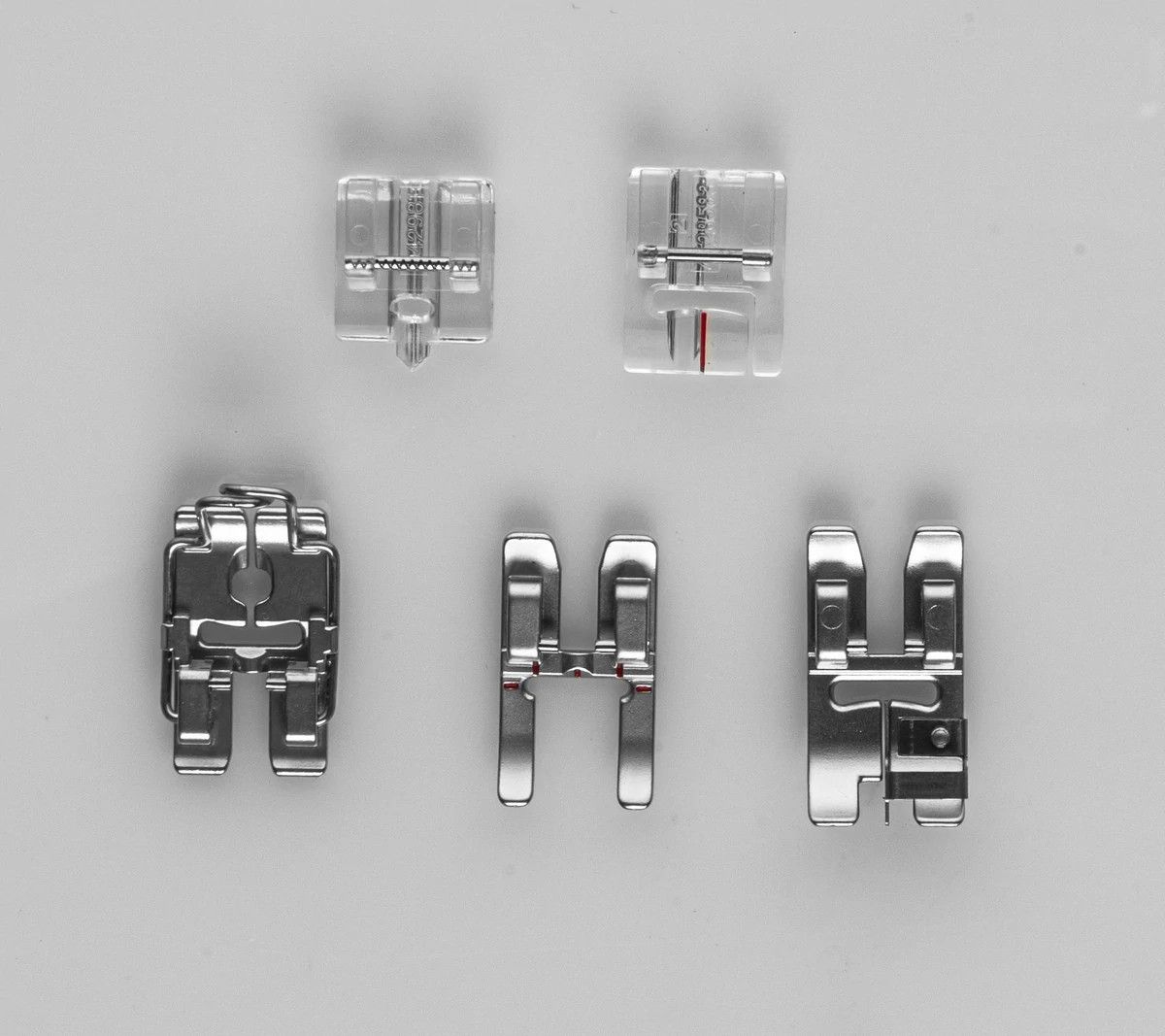 Macchina per cucire PFAFF EXPRESSION 720 special edition con 5 piedini omaggio - immagine 6